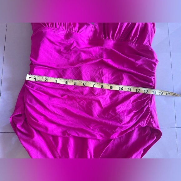 Lauren Ralph  Lauren PLUMERIA Beach Club Solid Twist One-Piece Swimsuit  18W - Picture 4 of 14